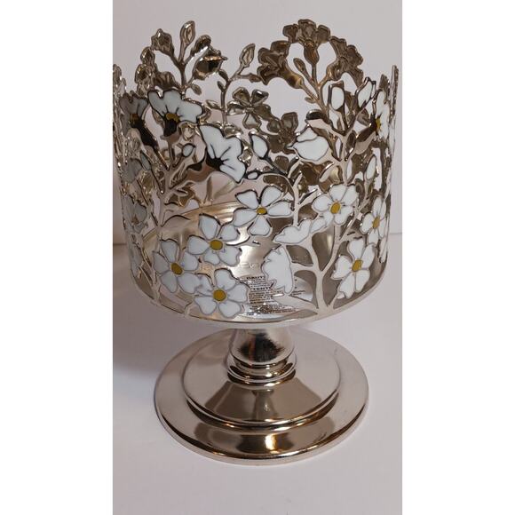 Bath & Body Works Enamel Daisy Flower Candle Holder Sleeve Silver Tone 4" wide - Picture 2 of 6